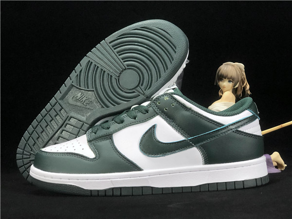 Men's Dunk Low SB White/Green Shoes 065